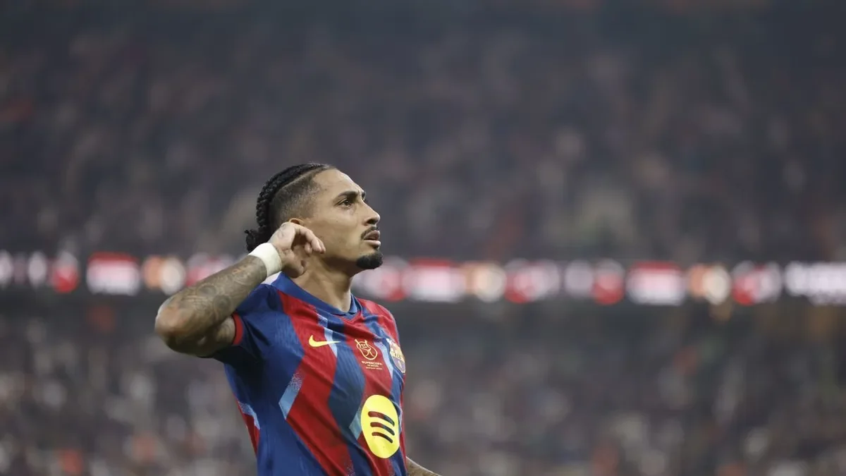 Raphinha fa un gest després de marcar un dels seus gols. - EFE/ KAI FÖRSTERLING