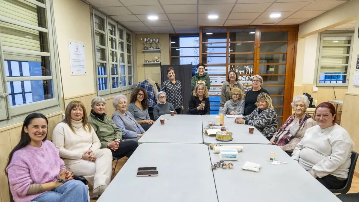 Les participants a ‘El cafè de les dones’ d’Instituts-Sant Ignasi. - PAU PASCUAL PRAT