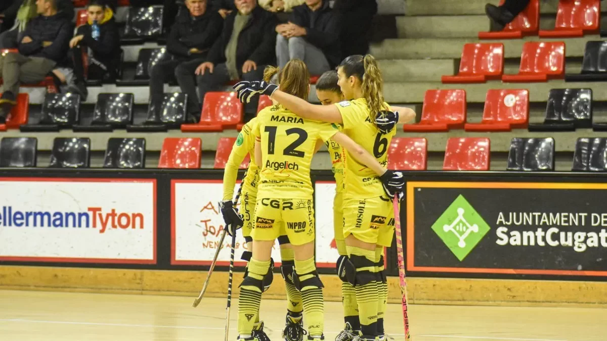 Las jugadoras del Vila-sana festejan el tanto de Salvanyà. - CLARA LIÁÑEZ