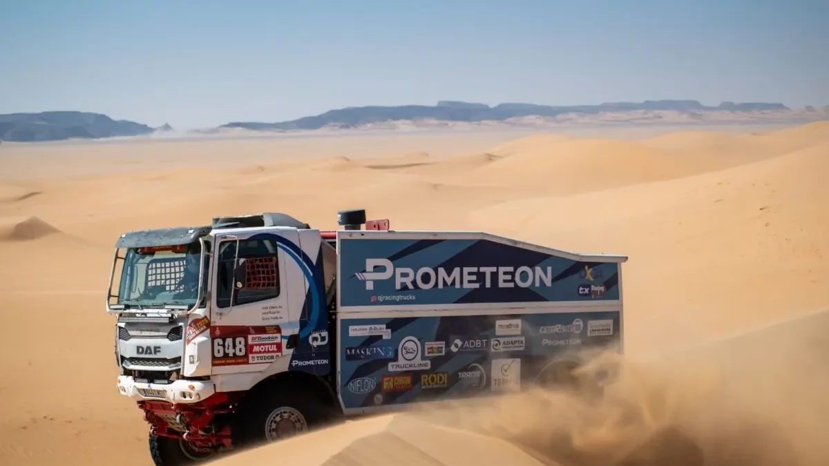 Jordi Esteve completarà avui el seu primer Dakar amb camió.