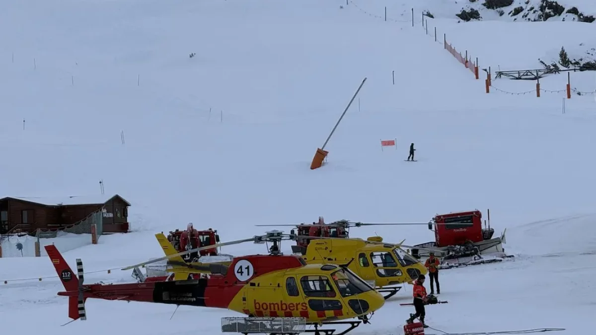 El dispositiu de recerca de Pompièrs d’Aran, bombers d’Aragó i Mossos d’Esquadra va fer servir helicòpters i gossos entrenats. - AJUNTAMENT DE TÍRVIA