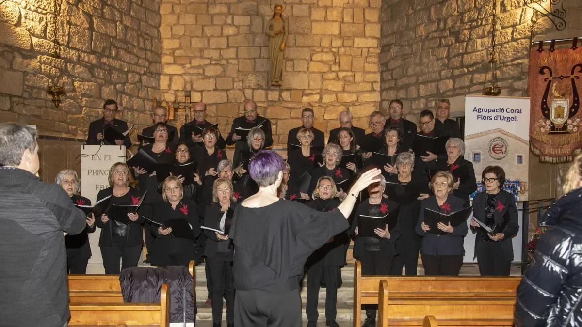 El concert inaugural va culminar amb la interpretació conjunta de tres cançons. - LAIA PEDRÓS