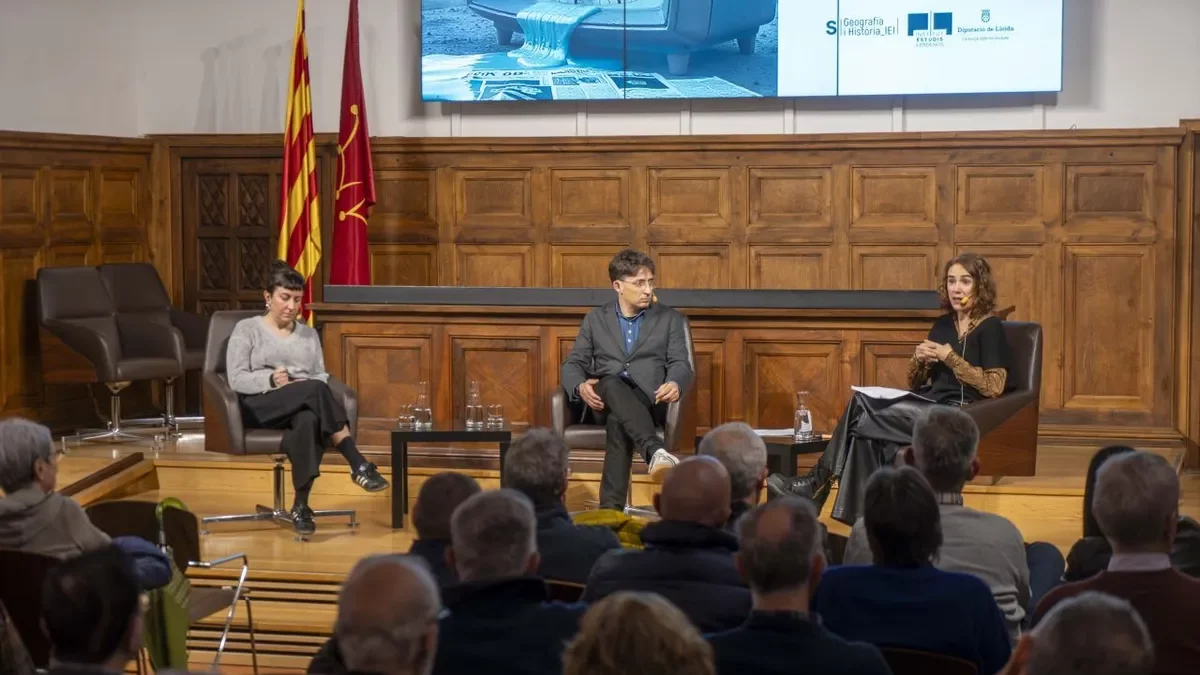 Moment de la jornada a l’IEI amb els politòlegs. - PAU PASCUAL