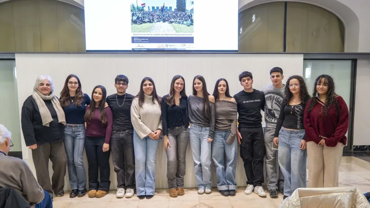 Els estudiants van explicar la seua experiència en un acte celebrat ahir a la sala Alfred Perenya. - PAU PASCUAL PRAT