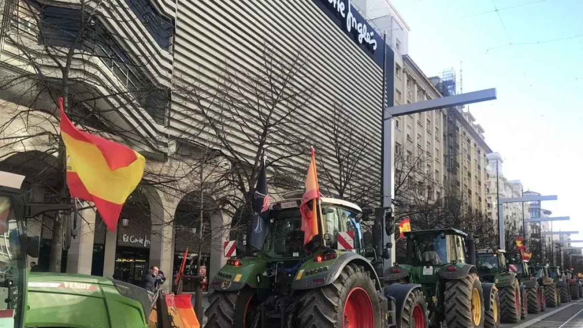 Tractorada en Zaragoza en rechazo del acuerdo con Mercosur. - EUROPA PRESS