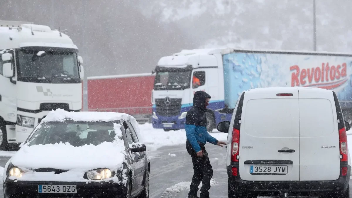 Vías cortadas y camiones varados por ‘Ingrid’ en el norte peninsular - EUROPA PRESS