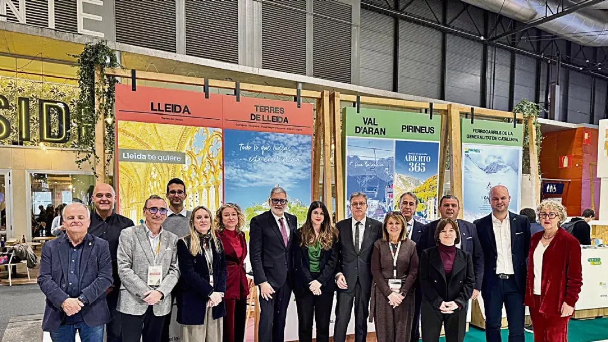 Fèlix Larrosa, la directora de l’Agència de Turisme, Arantxa Calvera, i Joan Talarn, al centre. - PATRONAT DE TURISME