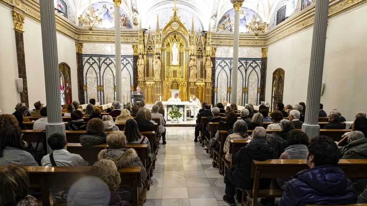 El bisbe de Lleida, autoritats locals i veïns van assistir ahir a l’acte de commemoració. - INGRID SEGURA