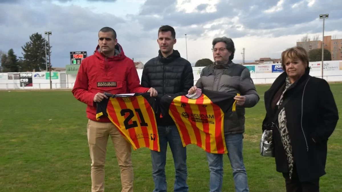 La presentació de la nova equipació. - J.R.TARRAGÓ