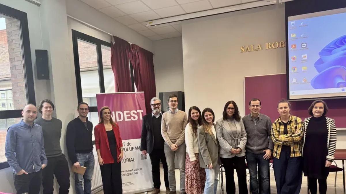 Investigadors i membres de l’INDEST, ahir en la jornada anual. - MARC CARBONELL