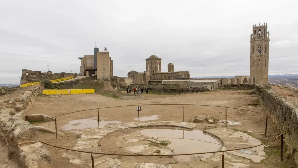 El nido de ametralladora de la Guerra Civil en el Baluard del Rei. - JORDI ECHEVARRIA
