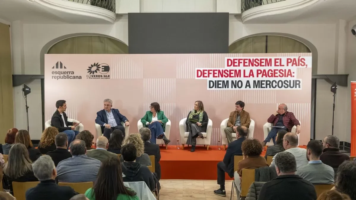 Taula redona amb Jaume Saltó, Diana Riba, Raquel Serrat, Jordi Vidal i Ramon Sarroca. - PAU PASCUAL