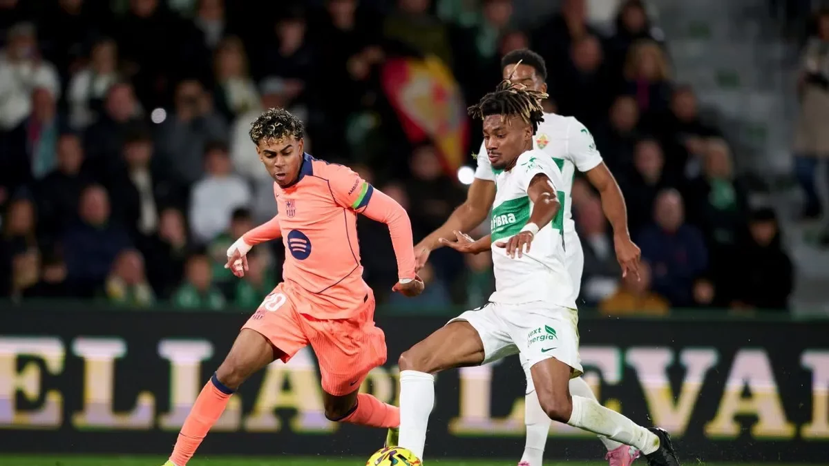 Lamine, en l’acció en la qual arribaria fins a Iñaki Peña per marcar el primer gol. - EUROPA PRESS