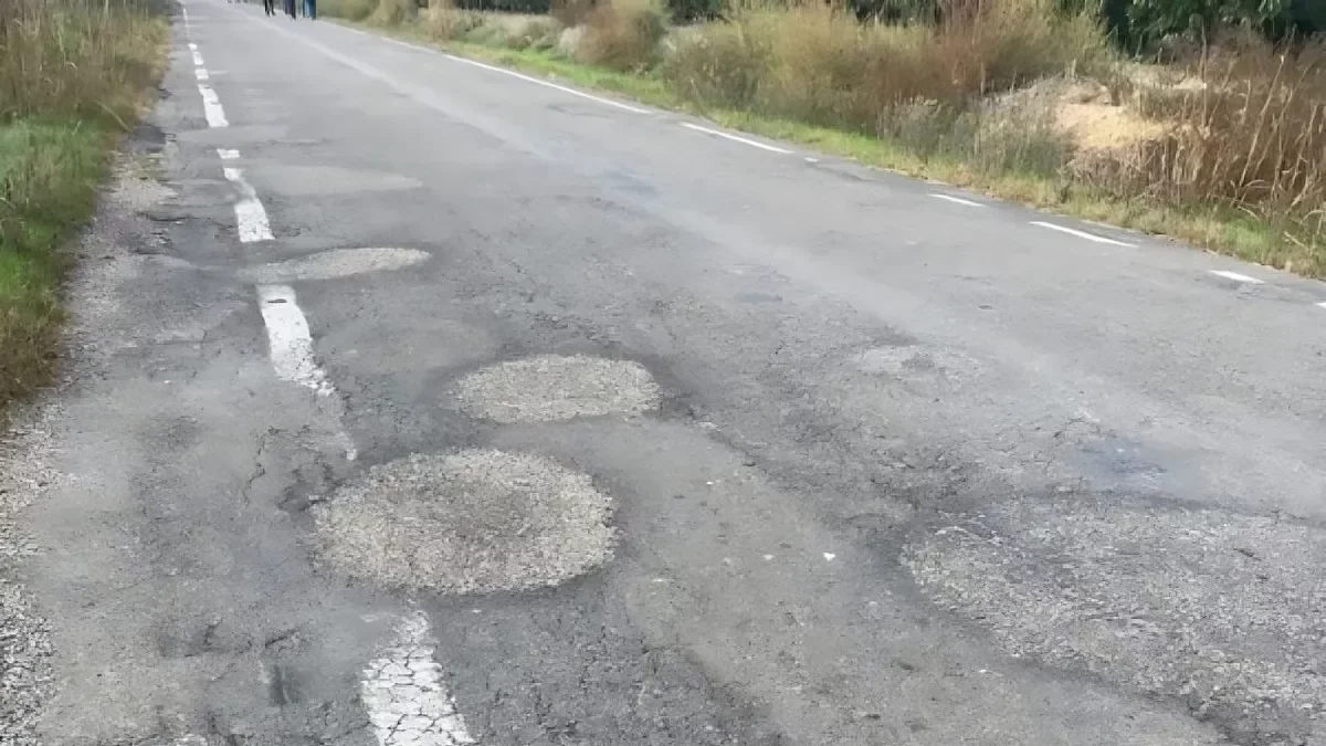 La millora de la deteriorada carretera d’Albalat a Binèfar és una reivindicació emblemàtica del PSOE.