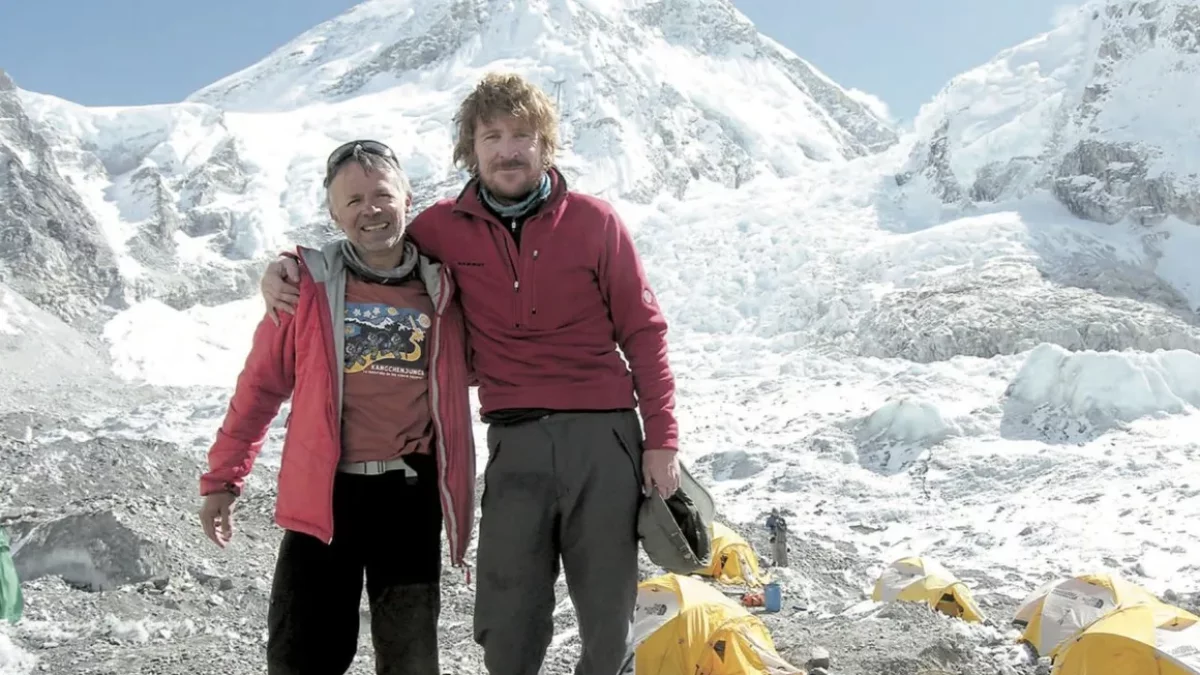 Juanjo Garra i David Moncasi, en el descans del rodatge d’un documental que van fer junts.