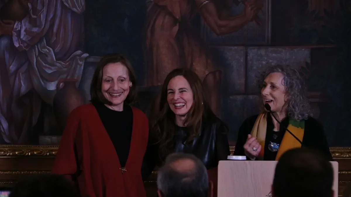 Carme Elias (esquerra), amb Silvia Marsó i Carme Sansa. - MIQUEL CODOLAR/ACN