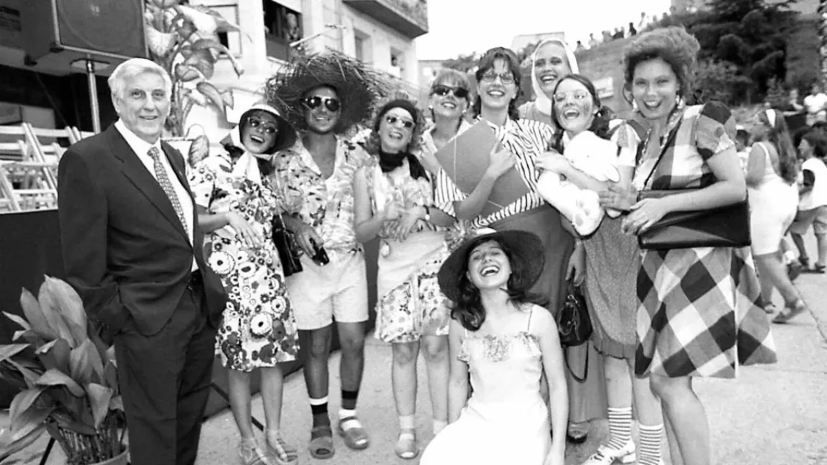 Els membres del grup teatral Bao-Bap durant els actes del Nadal passat. - ELENA VALLÉS