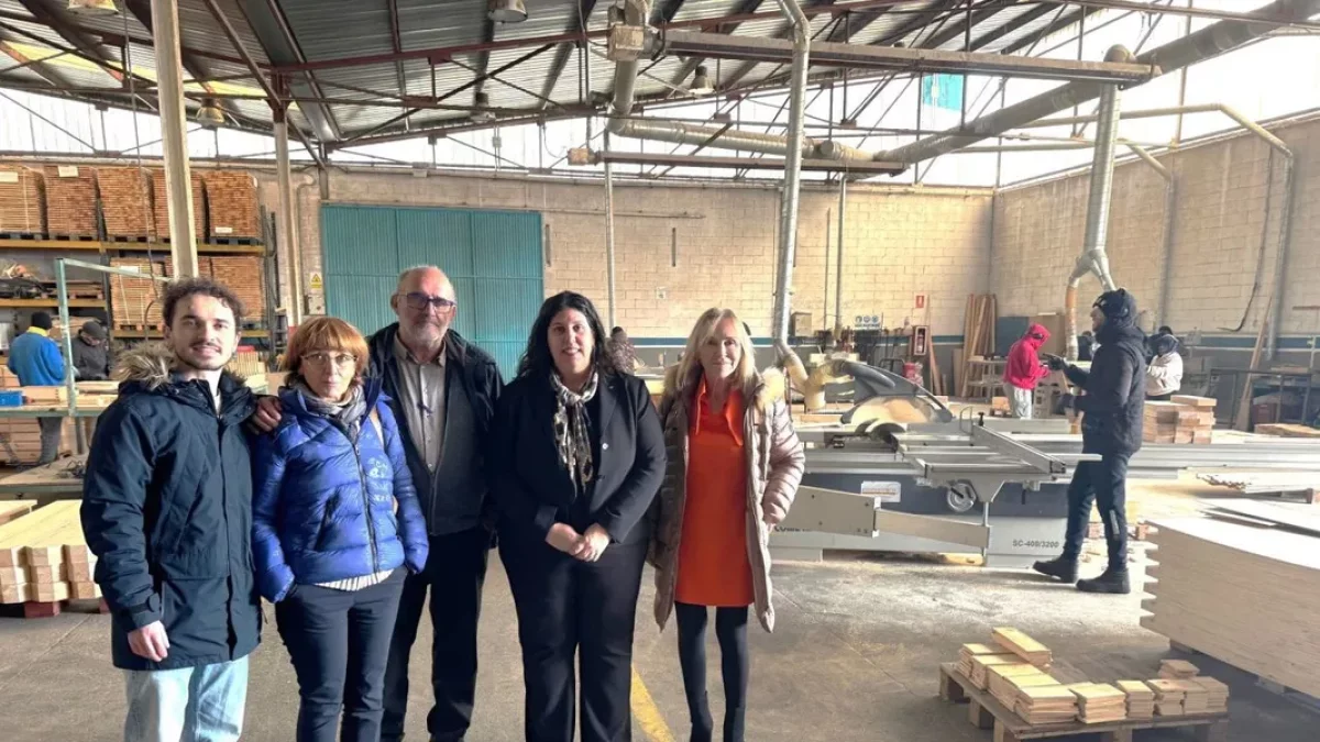 La delegada del Govern, Núria Gil, visitó ayer las instalaciones. - DELEGACIÓ DE GOVERN