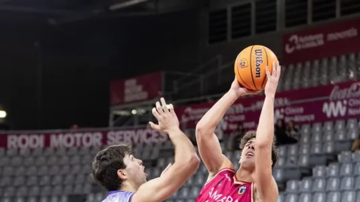 Pau Torrens fue el máximo anotador del partido. - JAVI ENJUANES