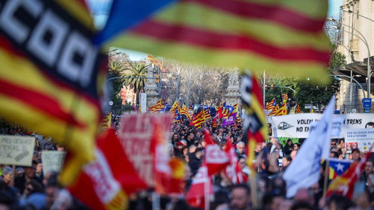 Manifestació en rebuig de la situació de Rodalies a Barcelona aquest dissabte a la tarda.