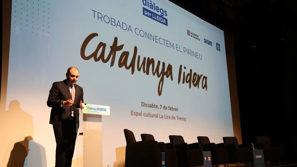El conseller Dalmau durante su intervención en la jornada organizada por el Grup SEGRE en Tremp. - AMADO FORROLLA