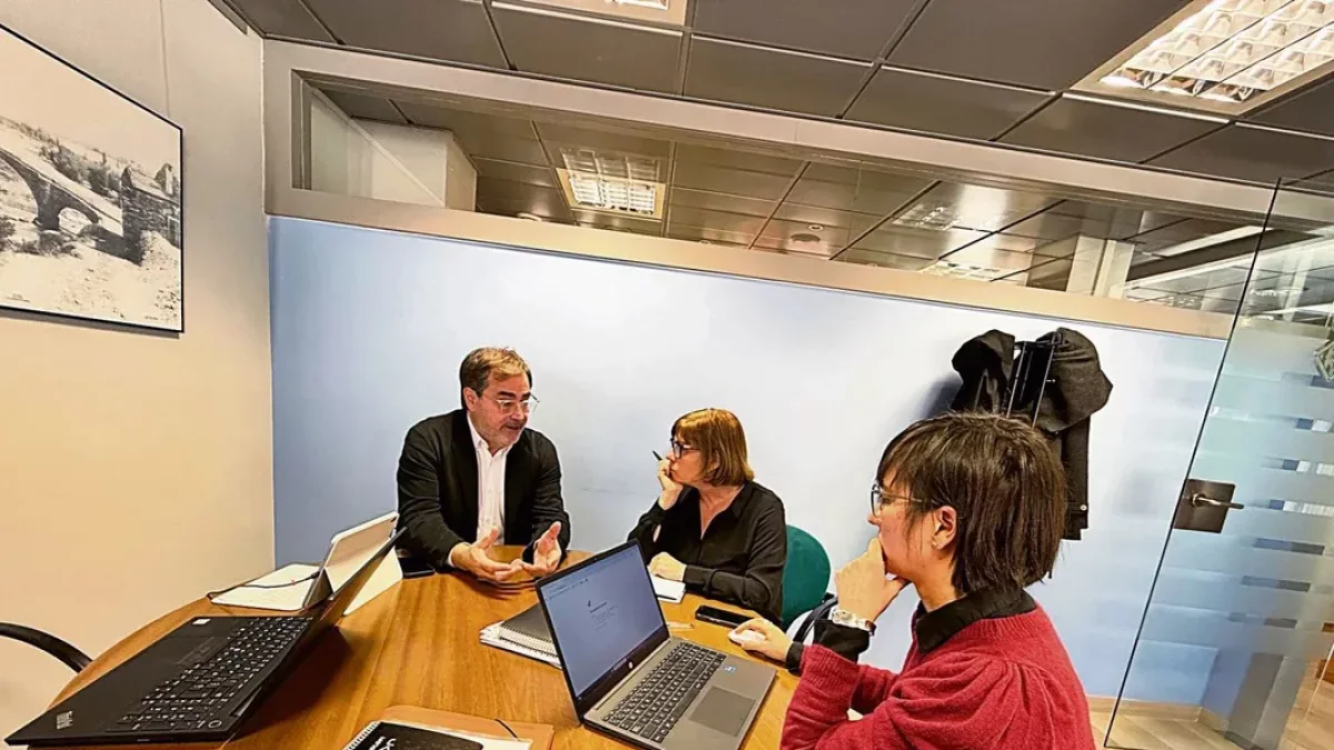 Reunión con el nuevo servicio de asesoramiento de la Diputación.