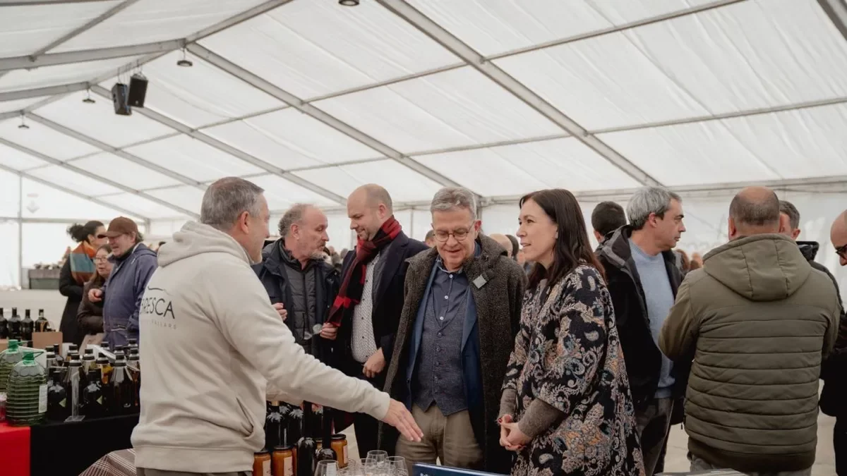 El president de la Diputació, Joan Talarn, va visitar la fira ahir. - AJUNTAMENT DE CONCA DE DALT