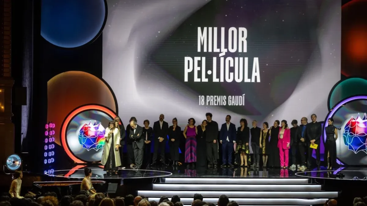 Millor pel·lícula amb accent pallarès. L’elenc de ‘Frontera’, que s’ha rodat al Pallars, després de ser reconeguda com a millor film. La cineasta Judith Colell és també la directora de l’Acadèmia del Cinema Català. - ACN