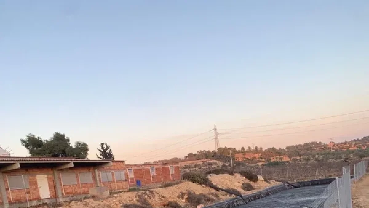 Una bassa de dejeccions a punt de quedar desbordada a Lleida.