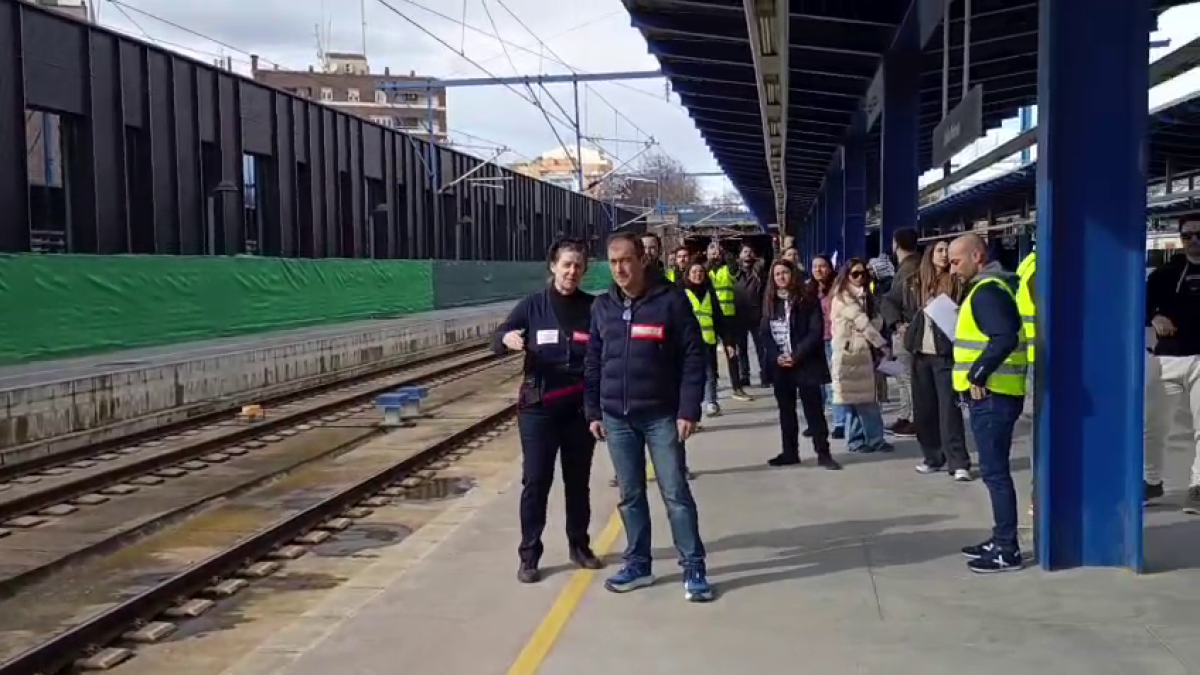 Sindicats de maquinistes protesten a l'estació de Lleida. - CCOO