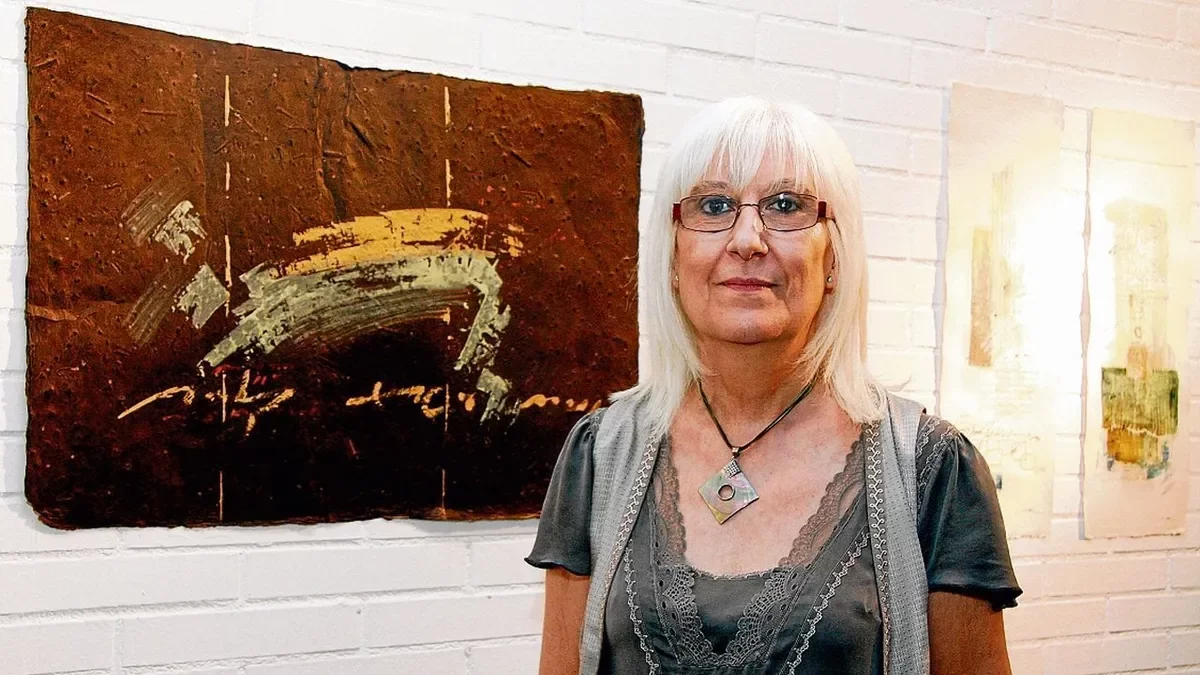 L’artista Rosa Siré, en una exposició el juny del 2010 a l’Espai Cavallers de Lleida. - ITMAR FABREGAT