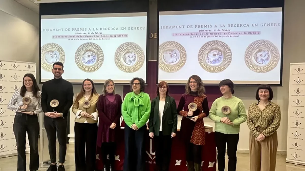 Les persones premiades, amb les autoritats en l’acte d’entrega dels premis de la Universitat de Lleida. - PREMSA UDL
