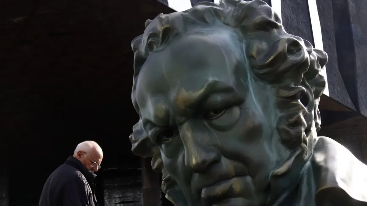 Una de les rèpliques del cap de Goya, dimarts a Barcelona. - ACN / NICO TOMÁS LANCHON