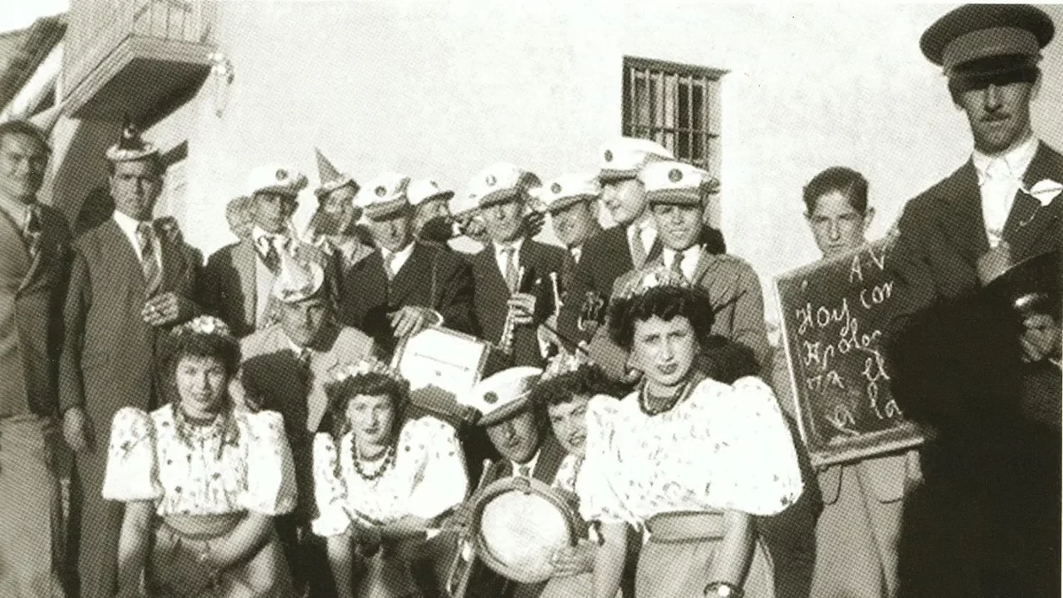 La fiesta de las Apolonias en la década de los 50 y en en los años 70 del siglo pasado con vestidos de la misma temática. - A.S
