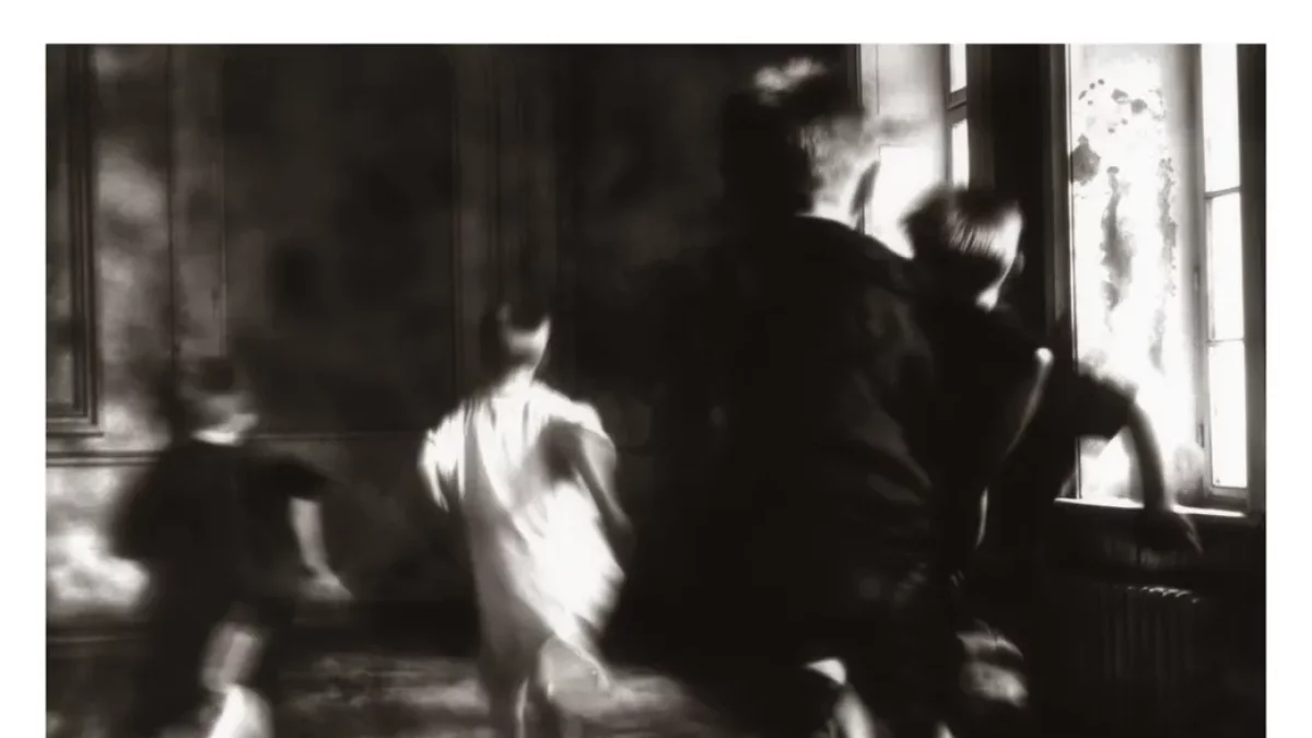 Una de les imatges recreades amb ajuda de la IA del projecte de Pou ‘VI-No cometràs actes impurs’. - JORDI V. POU