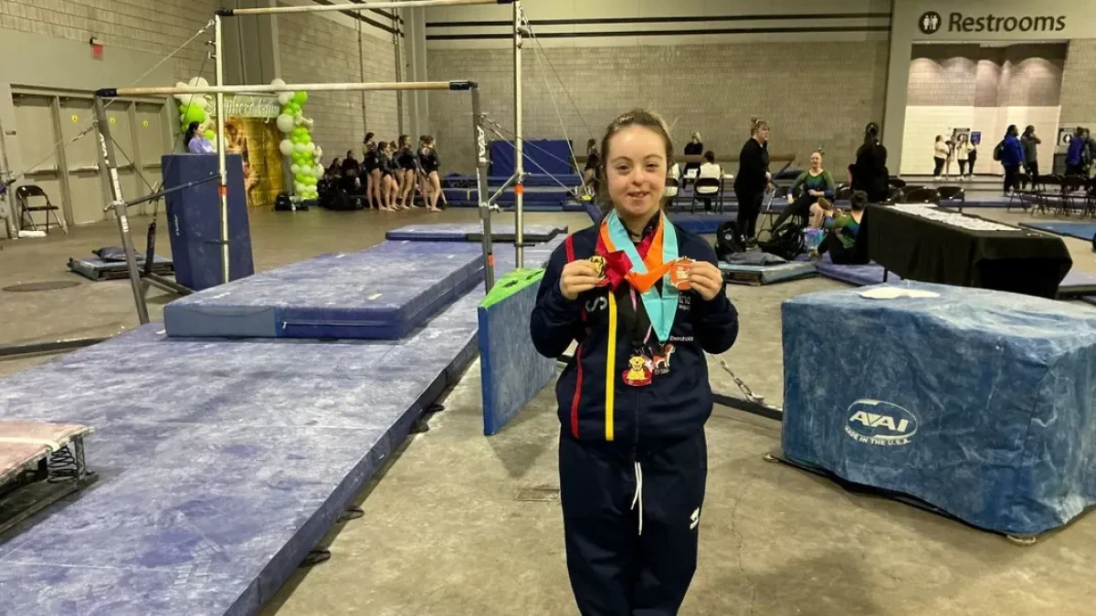 Àngela Mora posa amb les medalles a Atlanta.