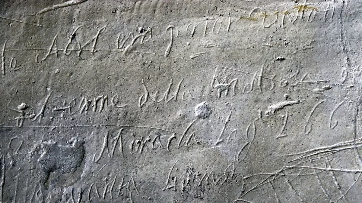 Uno de los grafitos encontrados en las paredes del Miracle. - MAR MARTÍ/ACN