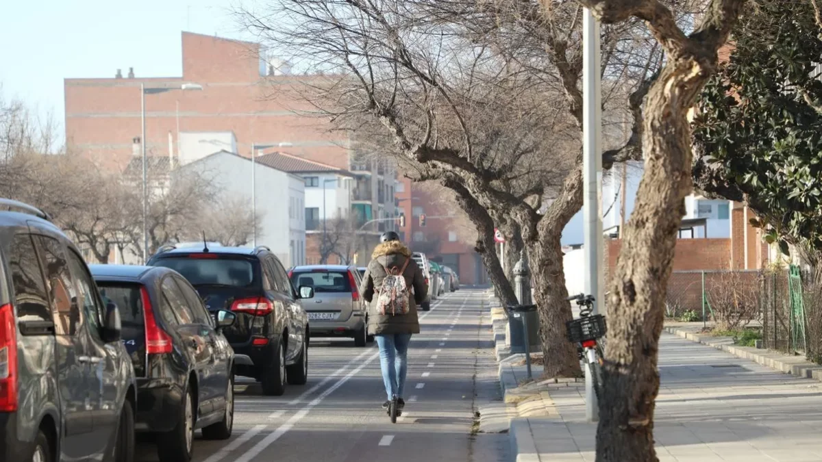 Imatge d’arxiu d’un patinet circulant per la ciutat. - SEGRE