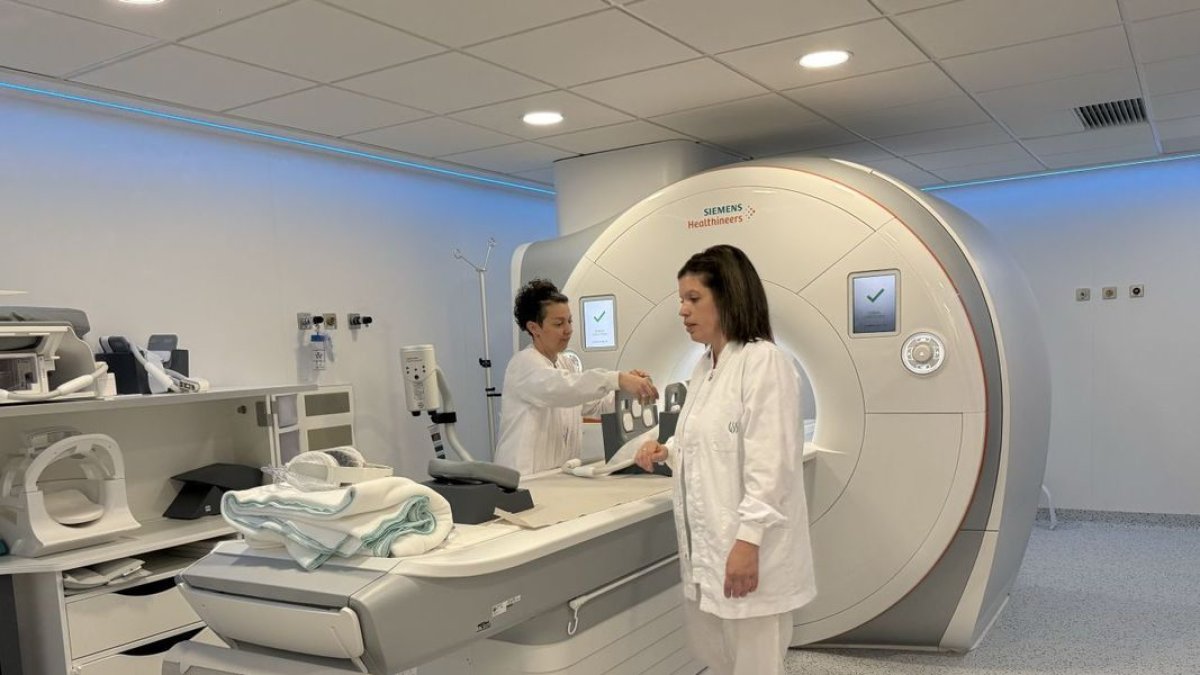 L’equip de ressonància magnètica, a l’hospital de Tremp. - MARTA LLUVICH/ACN