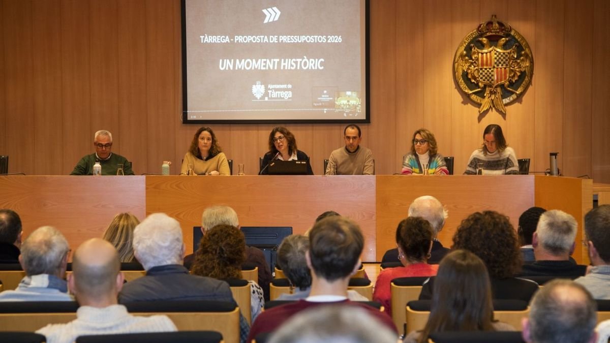 L’equip de govern, ERC i PSC, va presentar ahir la proposta de pressupost per al 2026 a la ciutadania. - LAIA PEDRÓS