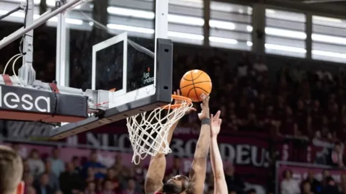 El joc interior serà una de les claus del partit. - JAVI ENJUANES