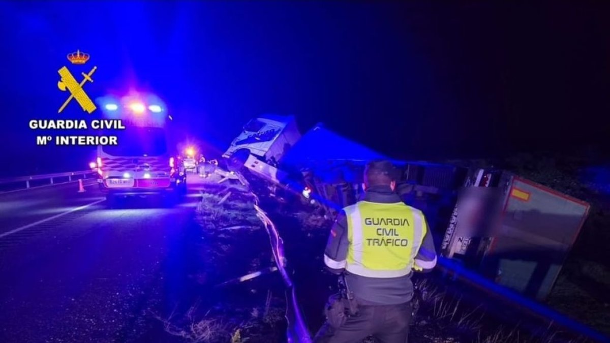 Imatge d’arxiu d’un accident a Osca atès per la Guàrdia Civil. - GUÀRDIA CIVIL