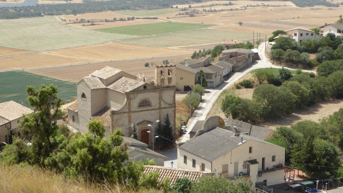 Vista de l'església de Sant Josep de Foradada.
