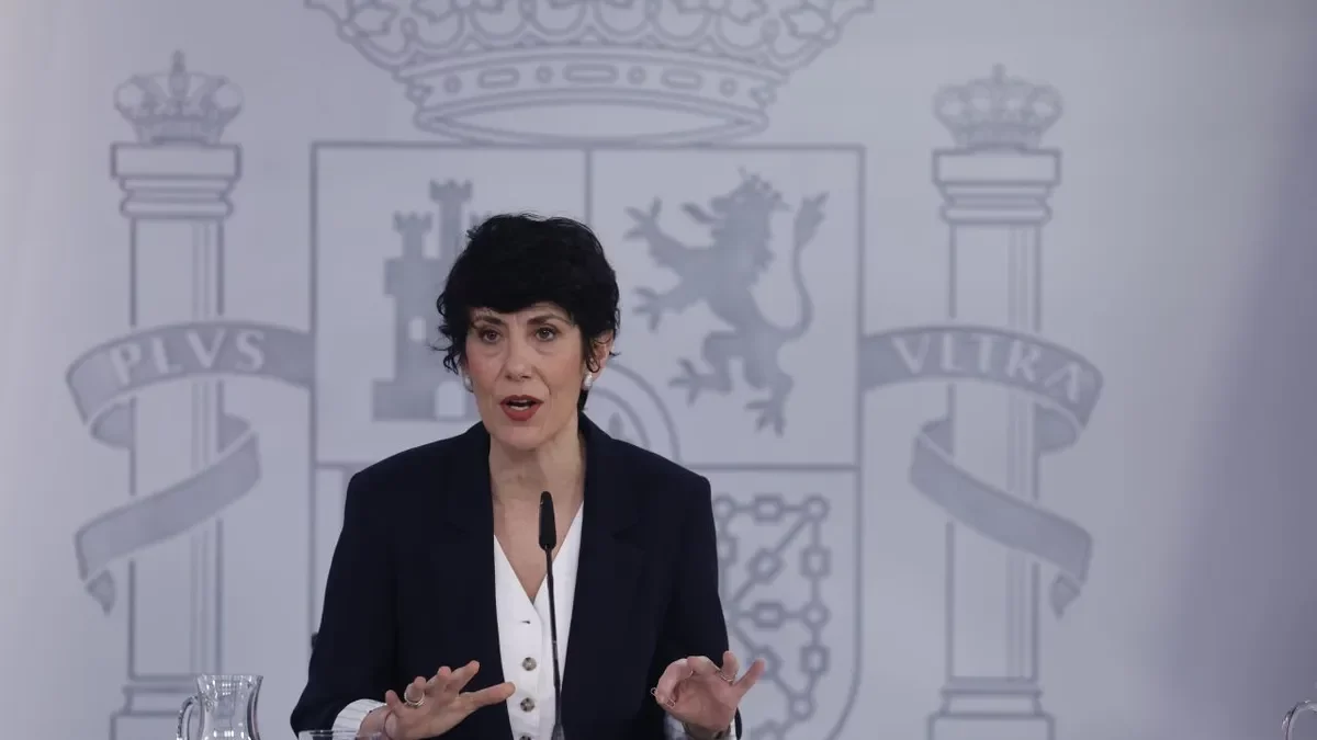 La portaveu del Govern central, Elma Saiz, ahir en roda de premsa. - EFE