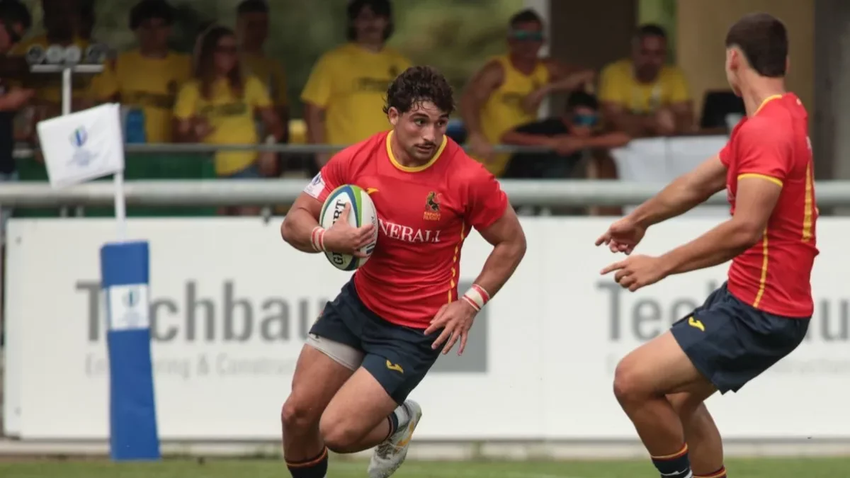 Marçal Carreras durante un partido internacional de la Selección española sub 20.