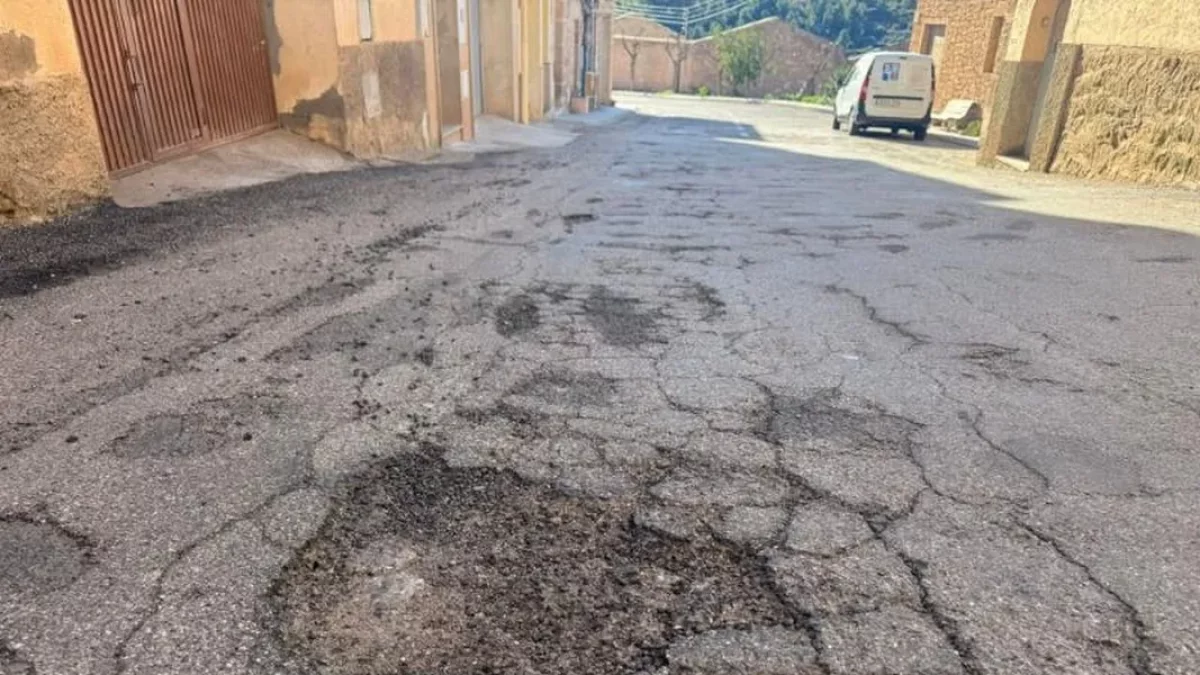 Clots que hi ha a la travessia de la C-233 a l’Albagés. - A.L.A.