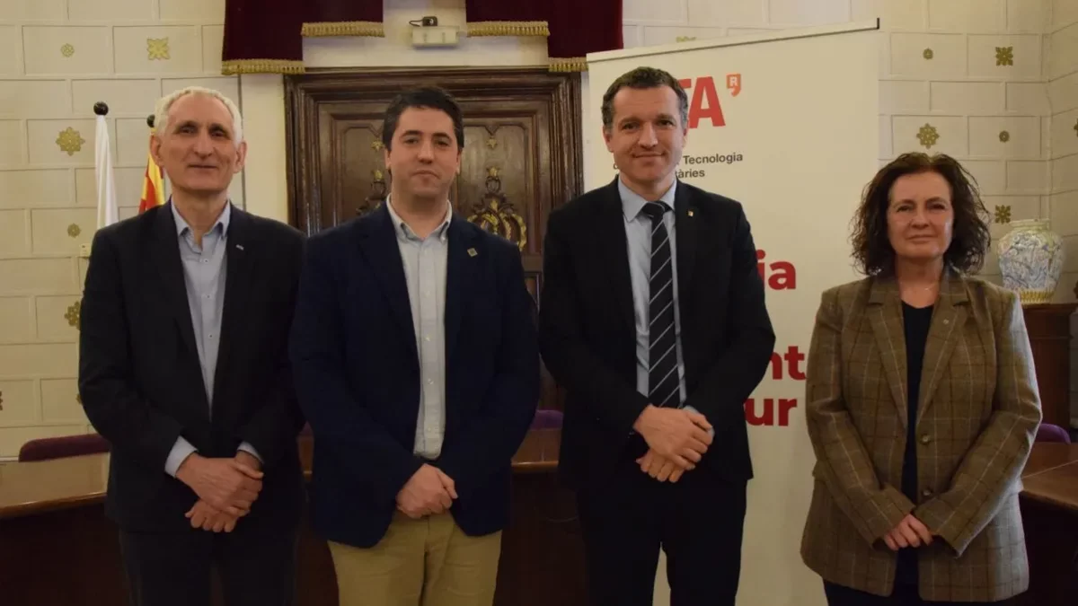 Usall, l’alcalde de la Seu, Joan Barrera, Ordeig i la delegada a Alt Pirineu i Aran, Sílvia Romero. - C. SANS