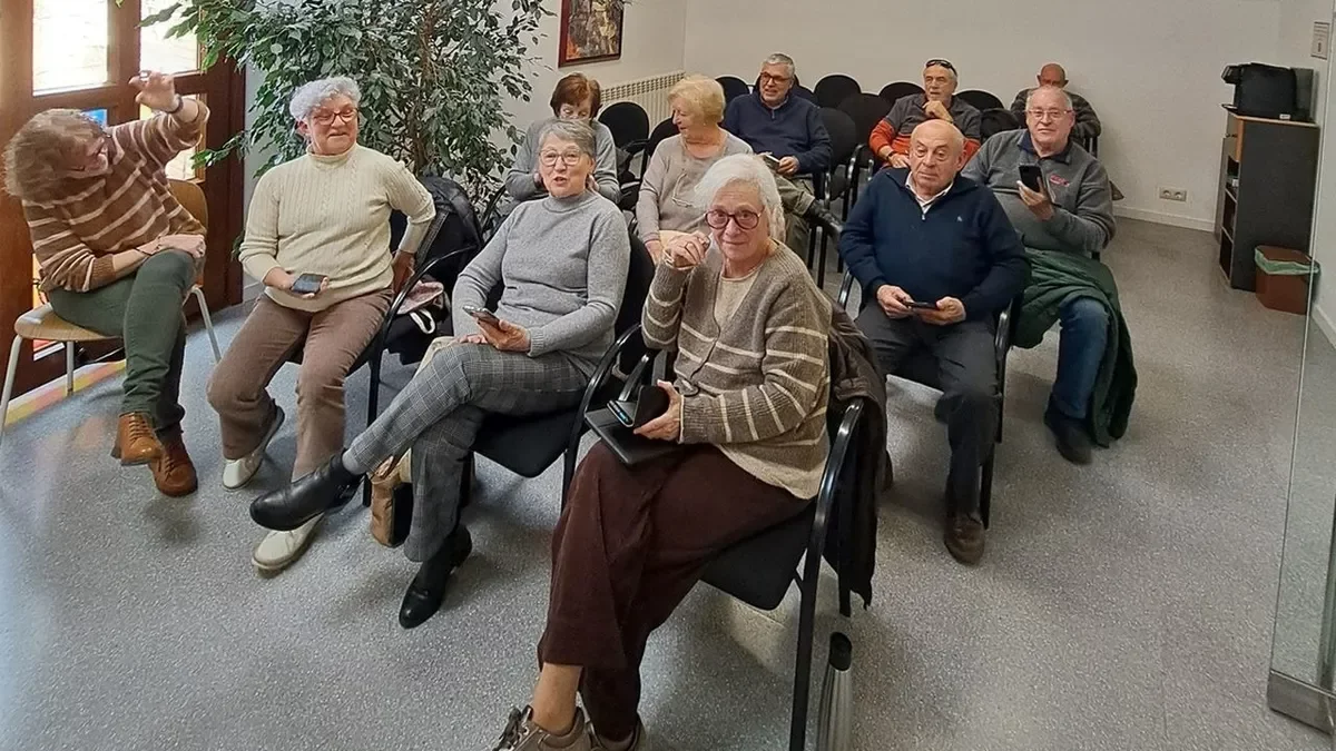 La primera sesión del ciclo contó con una docena de alumnos. - CONSELL COMARCAL DEL SOLSONÈS
