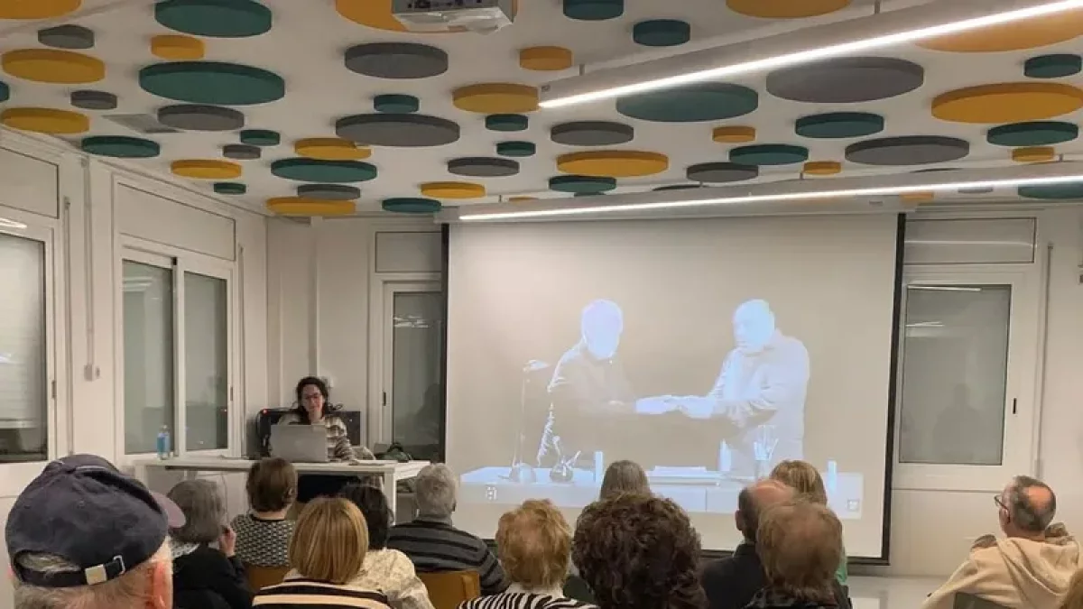 La regidora Amanda Cardona presentant la programació. - AJUNTAMENT D’AGRAMUNT