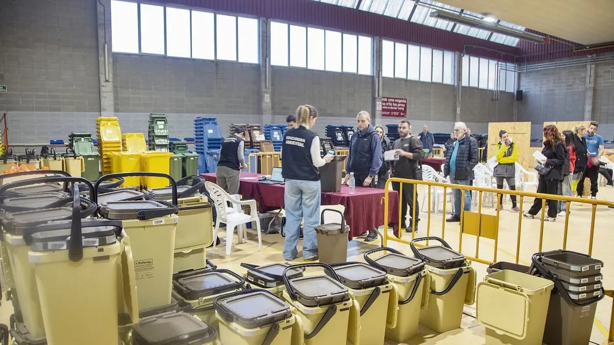 En les dos últimes setmanes s’han repartit els equips domèstics, entre els quals hi havia un total de 8.786 cubs. - LAIA PEDRÓS